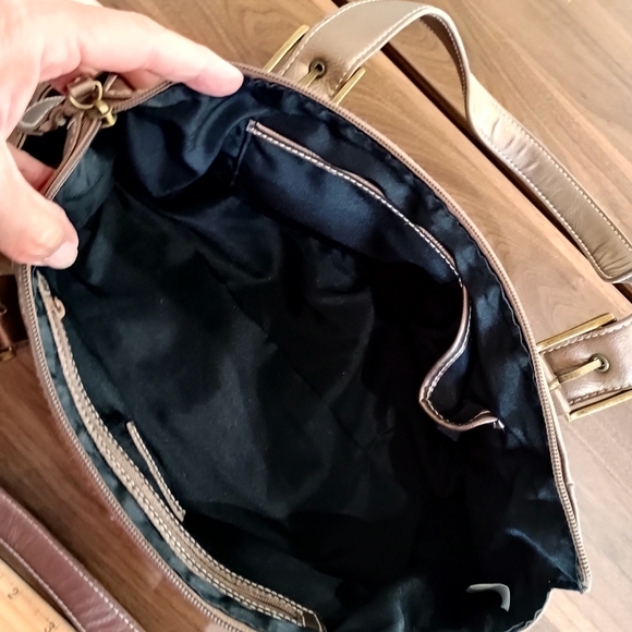 Worthington Metallic Silver Shoulder Bag - Picture 10 of 11